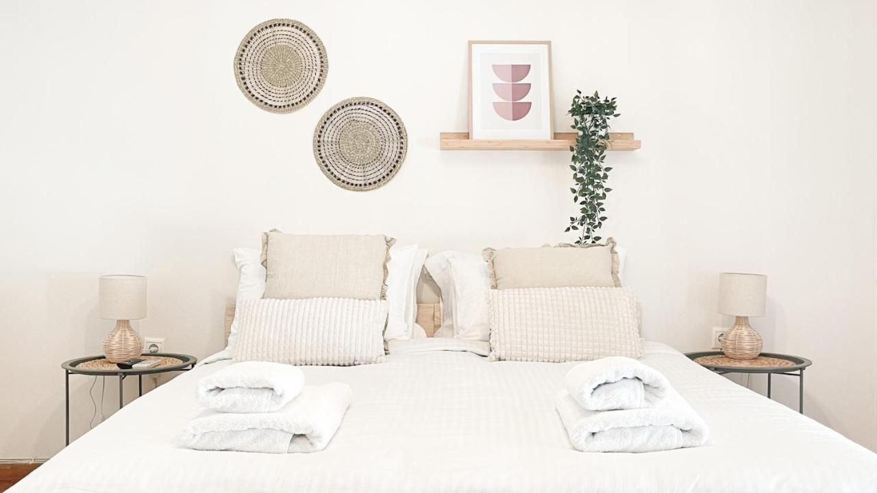 Boho Chic 2Br Apartment In The Center Of Атина Екстериор снимка