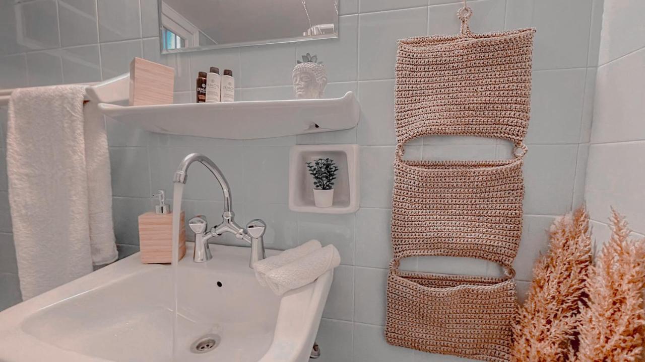 Boho Chic 2Br Apartment In The Center Of Атина Екстериор снимка