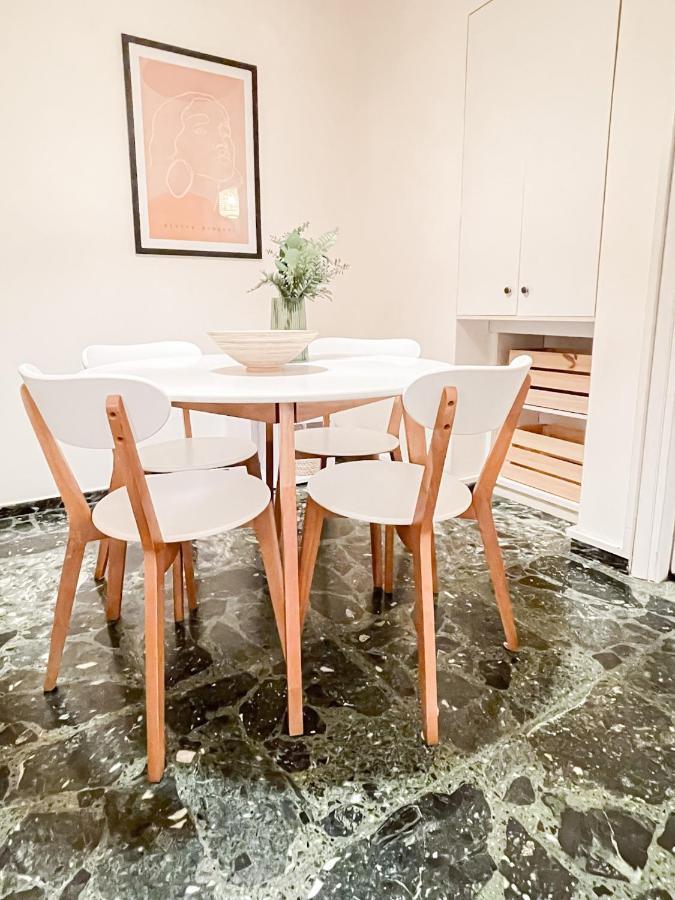 Boho Chic 2Br Apartment In The Center Of Атина Екстериор снимка