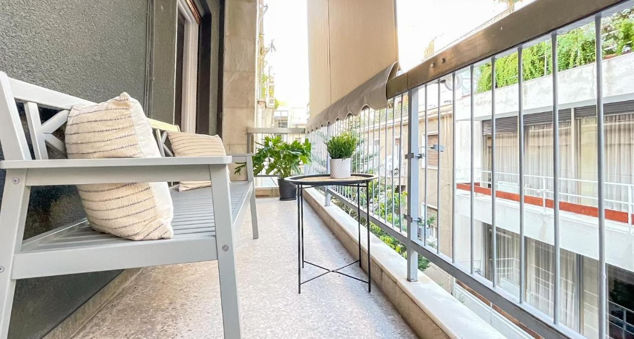 Boho Chic 2Br Apartment In The Center Of Атина Екстериор снимка
