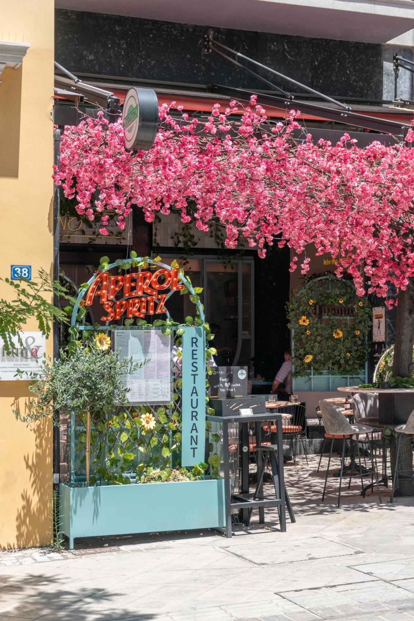 Boho Chic 2Br Apartment In The Center Of Атина Екстериор снимка